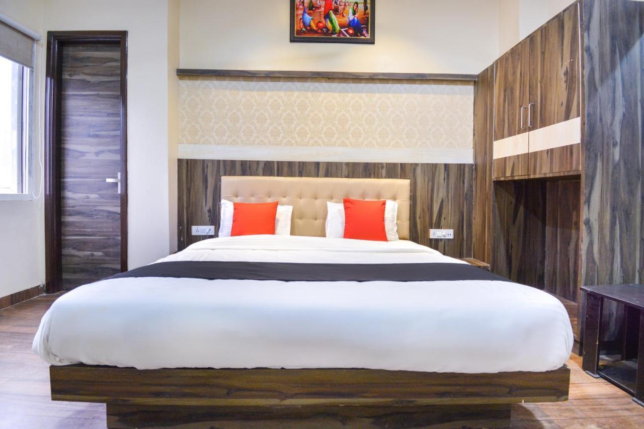 Capital O Moments Inn Amritsar Exterior photo